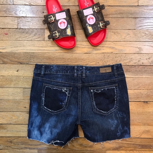 TOMMY HILFIGER DISTRESSED FESTIVAL CUT OFF SHORTS - Picture 2 of 2